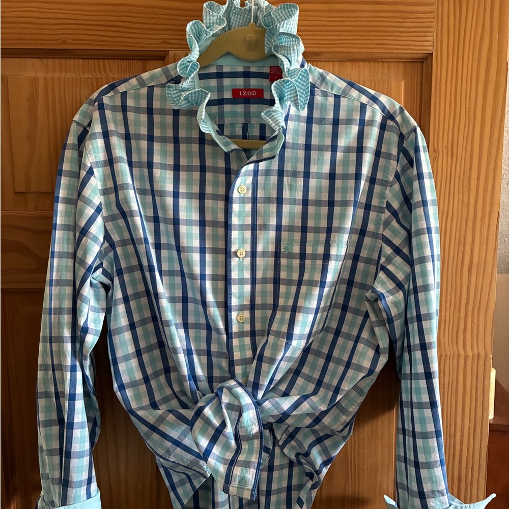 Izod Women's Blue and White Plaid Button-Front Blouse